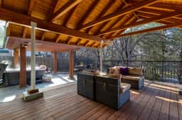 Hot Tub & Fireplace · 4 King Suites · 2 Kitchens - Image 3
