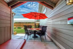 Wine Country Home | Park Views | Sleeps 6 - Image 4