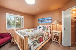 Executive Lodge w/ Hot Tub & Views, Bend - Image 5