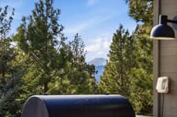 Executive Lodge w/ Hot Tub & Views, Bend - Image 2
