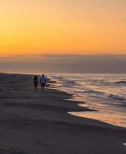 Walk to Beach · Hot Tub, Game Room, Fire Pit - Image 4