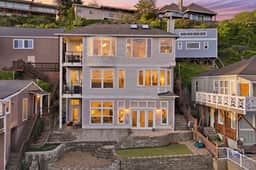 Waterfront Home with Amazing Views of Mt Rainier - Image 5