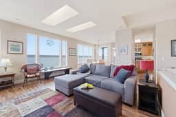 Waterfront Home with Amazing Views of Mt Rainier - Image 3
