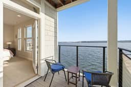 Waterfront Home with Amazing Views of Mt Rainier - Image 2