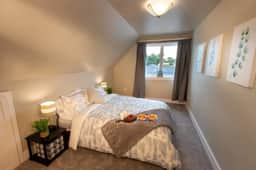 Bright Loft Near Wineries & Park | Sleeps 6 - Image 5