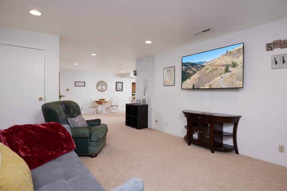 King Suite by Lion's Park · Wine Country - Image 5