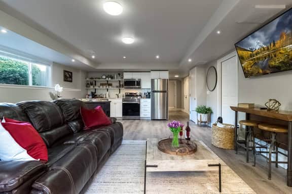 Wine Country King Suite · Full Kitchen & Laundry - Image 3