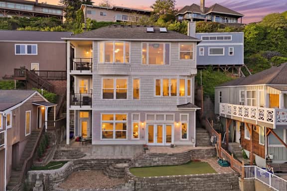 Waterfront Home with Amazing Views of Mt Rainier - Image 5