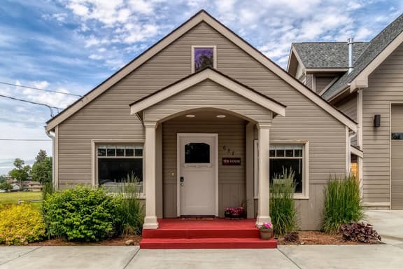 Wine Country Home | Park Views | Sleeps 6 - Image 1