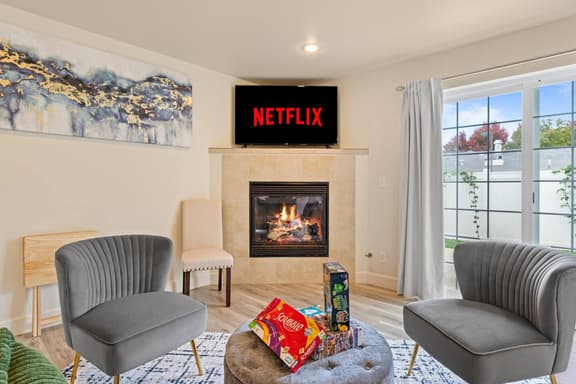Pet-Friendly | 2 King Suites | Game Room, Near WWU - Image 1